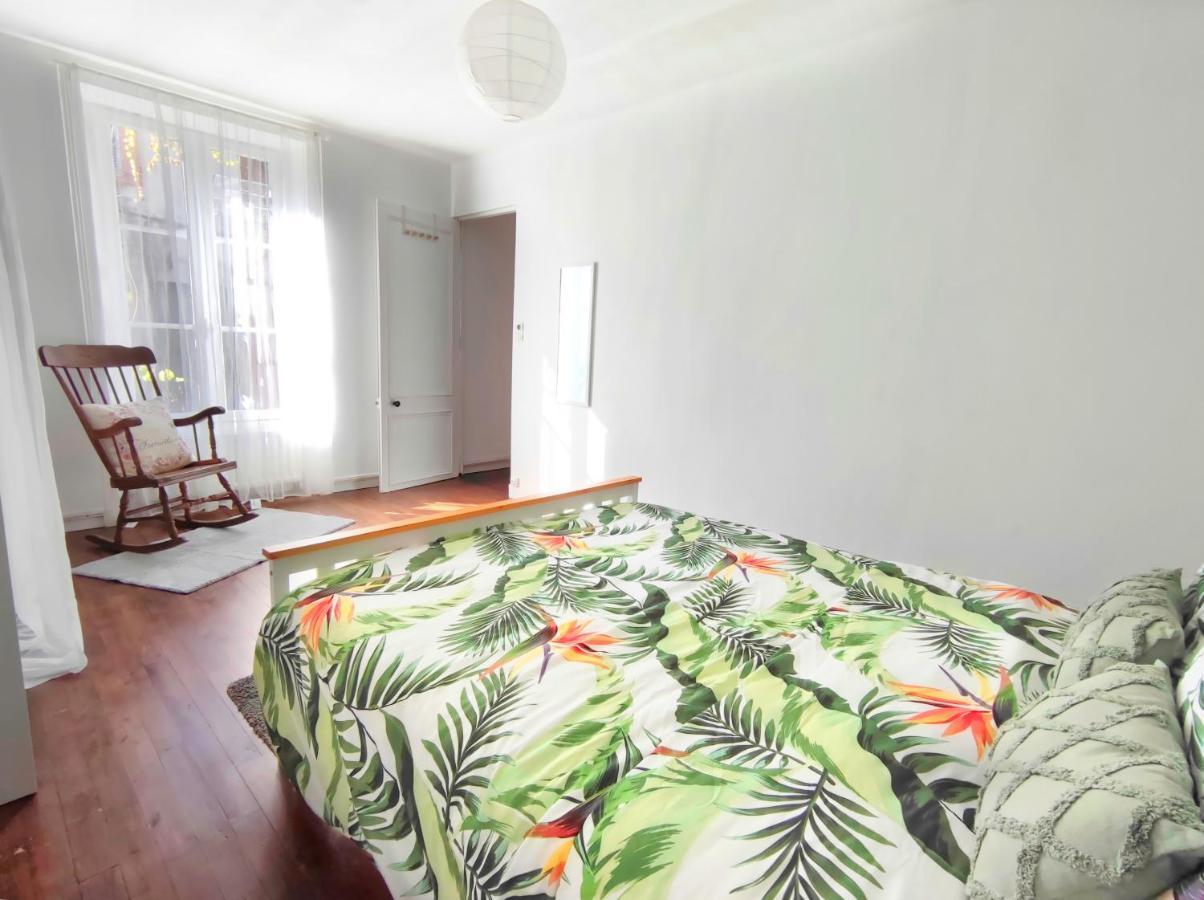 Number 22 - Le Dorat - Apartment One With Garden & Free Parking Zewnętrze zdjęcie
